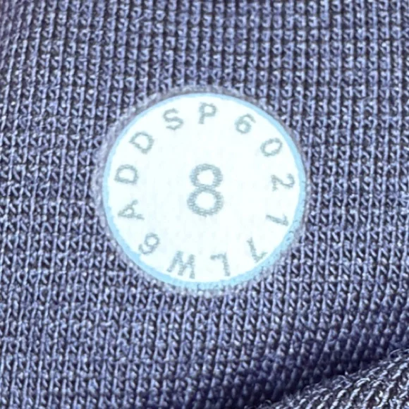 Lululemon High Rise Train Times Crop Leggings Navy Luxtreme sz 8 Like New EUC - Picture 6 of 6